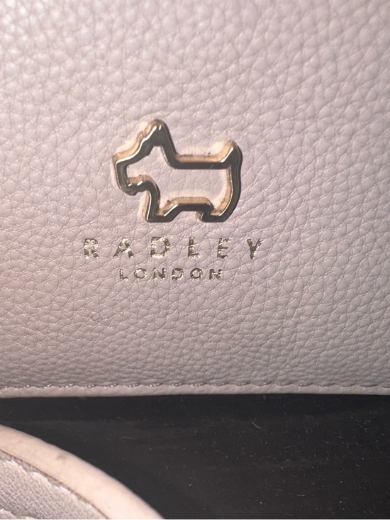 Radley London “Pockets” Blush Cream Leather Crossbody | Multi Zip - Picture 2 of 12
